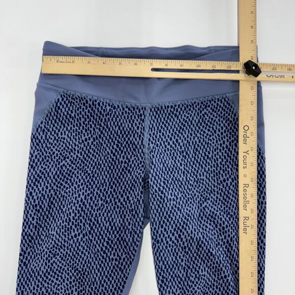 Under Armour Leggings Womens Medium Blue Purple Printed Heatgear Fitted Crop - Picture 4 of 7